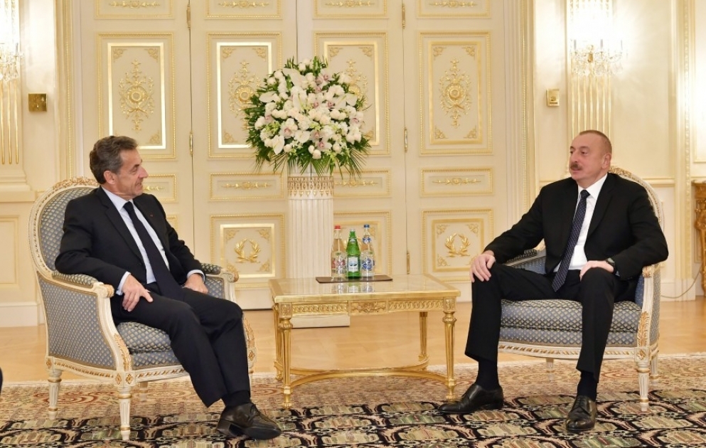 Entretien du président Ilham Aliyev avec l’ancien président français Nicolas Sarkozy VIDEO