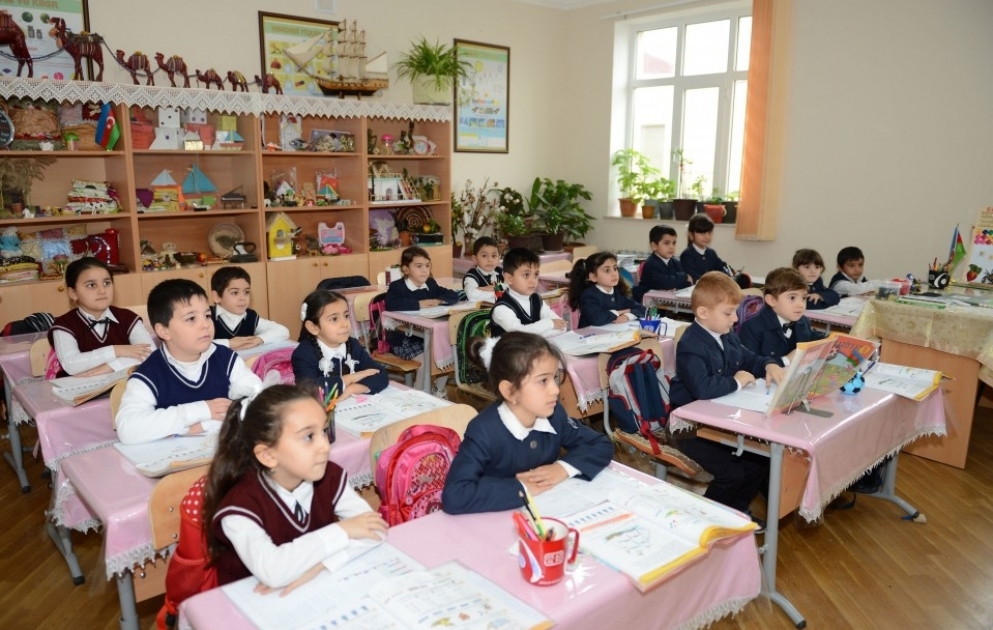 Altı günlük iş rejimi ilə işləyən məktəblərdə yanvarın 19-da dərslər keçiriləcək VİDEO