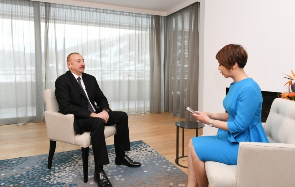 Davos: Präsident Ilham Aliyev gibt Interview für chinesischen Sender “CGTN“ VIDEO