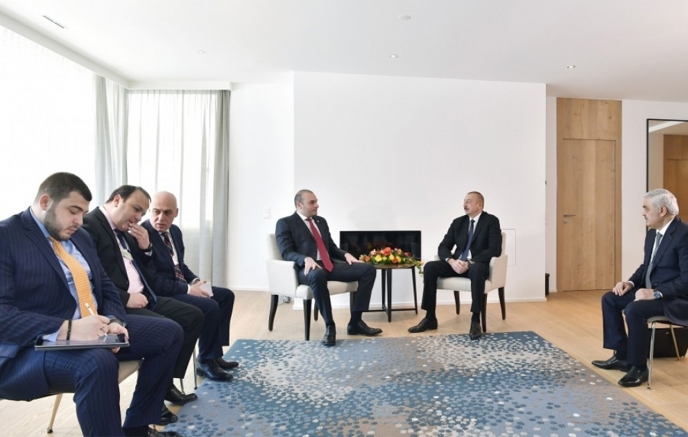 Aserbaidschans Präsident Ilham Aliyev trifft sich mit Georgiens Mamuka Bachtadse VIDEO