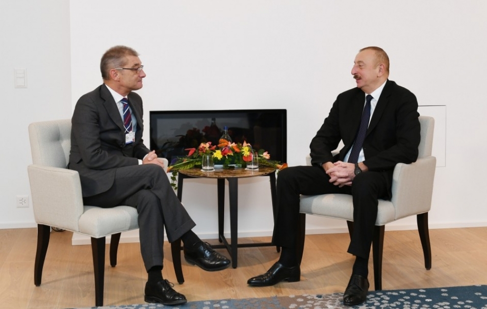 Prezident İlham Əliyev Davosda “Procter and Gamble Europe” şirkətinin prezidenti ilə görüşüb VİDEO