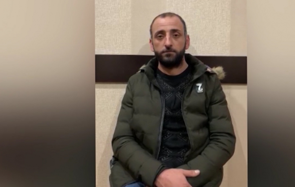 Marketdə qadın müştərinin çantasını oğurlayan şəxs polis əməkdaşları tərəfindən saxlanılıb VİDEO