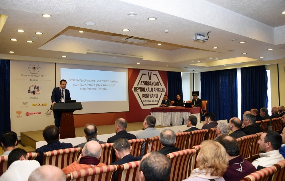 V Azərbaycan Beynəlxalq Arıçılıq konfransında arı məhsullarının artırılması yolları müzakirə edilir  YENİLƏNİB VİDEO