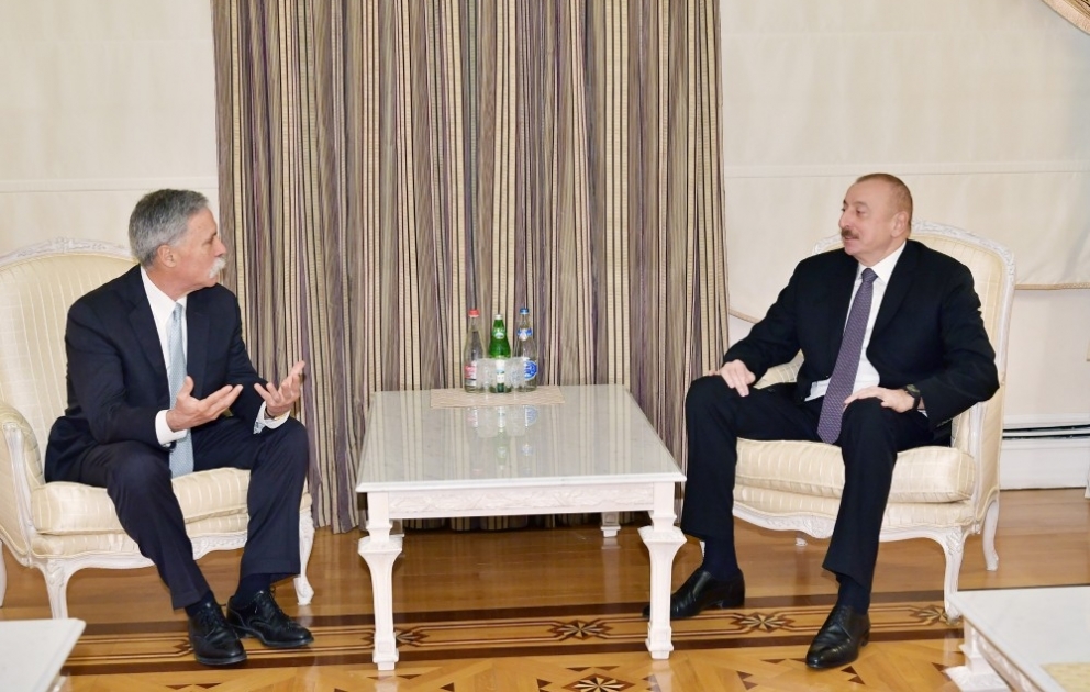 Le président Ilham Aliyev reçoit le PDG de Formula One Group VIDEO