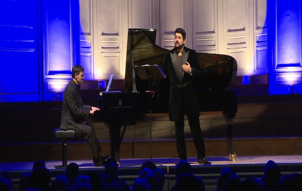 Xalq artisti Yusif Eyvazov Parisdə möhtəşəm konsert proqramı ilə çıxış edib VİDEO