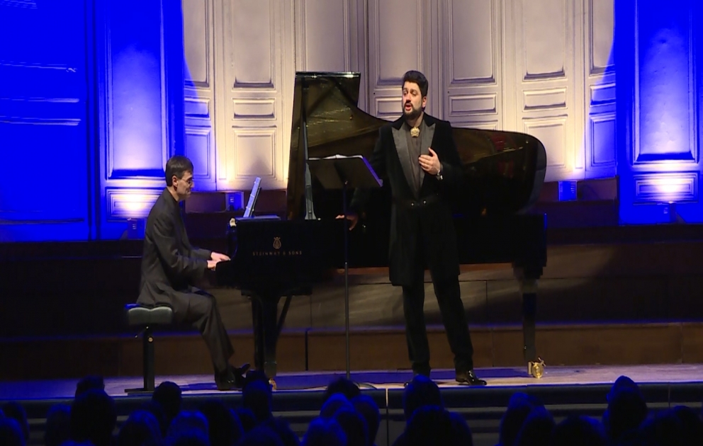 Le ténor Youssif Eyvazov s’est produit sur la scène de la Salle Gaveau à Paris VIDEO