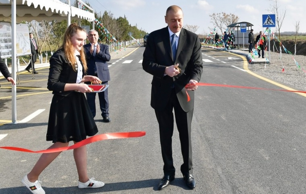 Le président Ilham Aliyev a participé à l’ouverture de la route Minguétchévir-Station de Minguétchévir-Behremtépé-Beylagan VIDEO