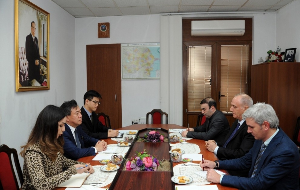 Südkoreanischer Botschafter besucht AZERTAC VIDEO