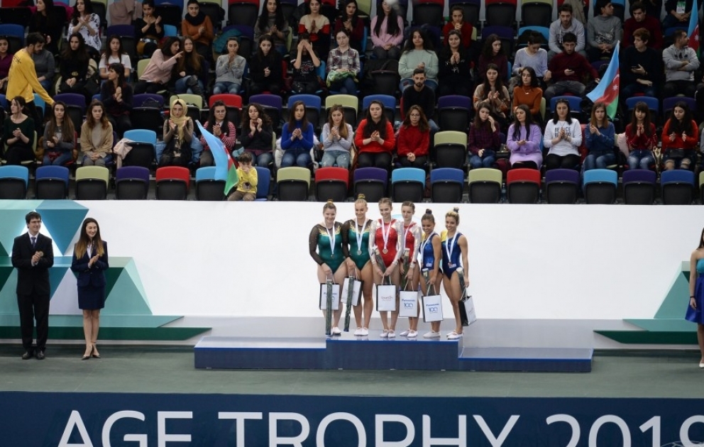 Belaruslu gimnastlar qadın batutçuların sinxron proqramında fərqləniblər VİDEO