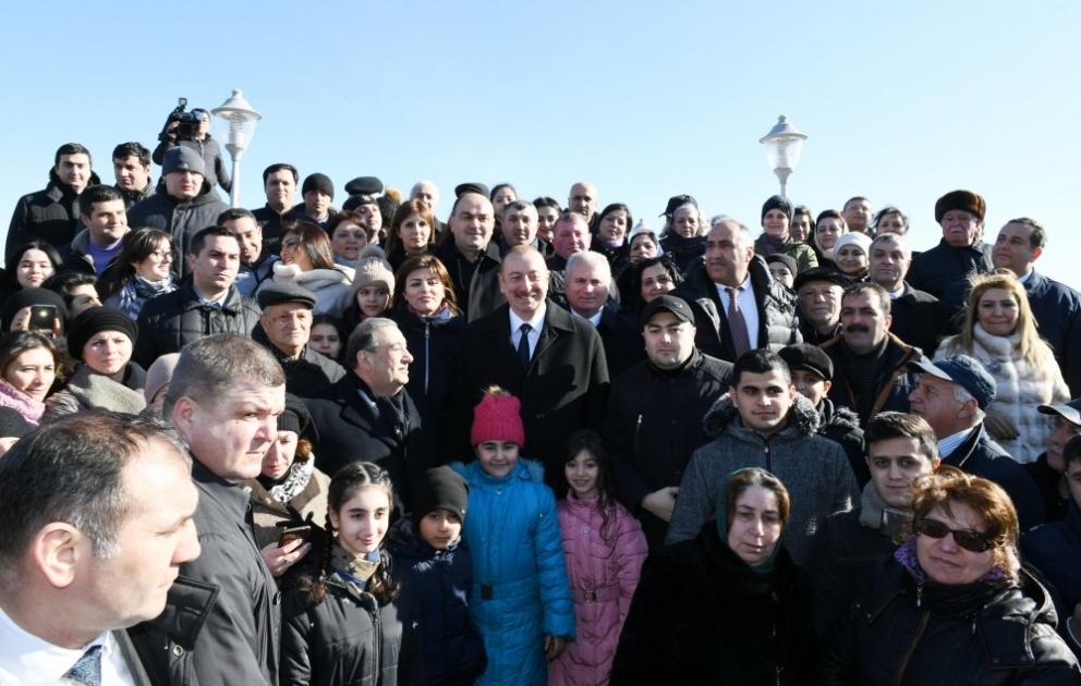 President Ilham Aliyev met with city residents at seaside boulevard in Sumgayit VIDEO
