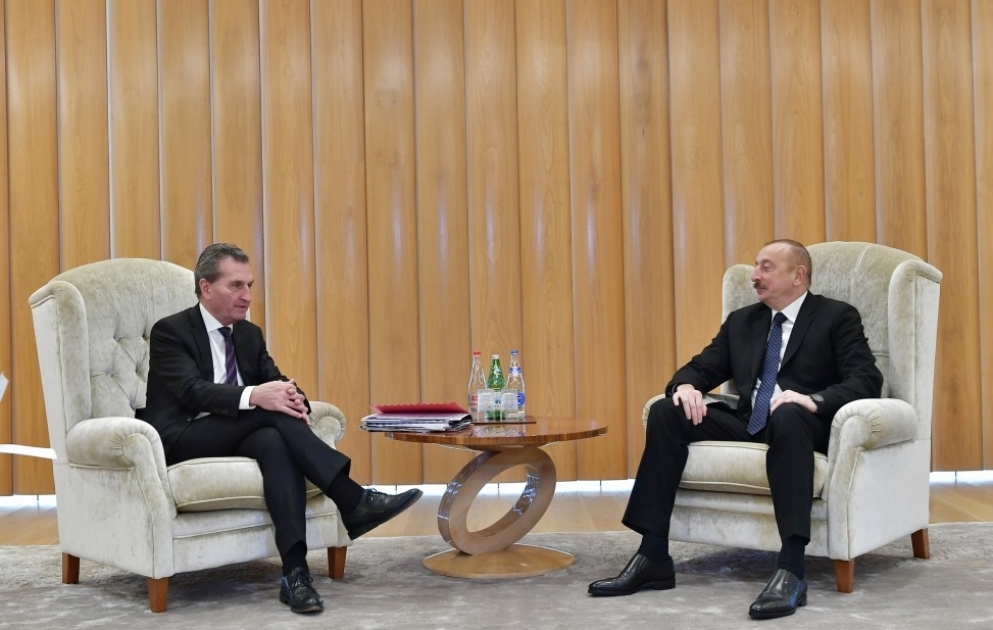 Le président Ilham Aliyev reçoit le commissaire européen au budget et aux ressources humaines VIDEO