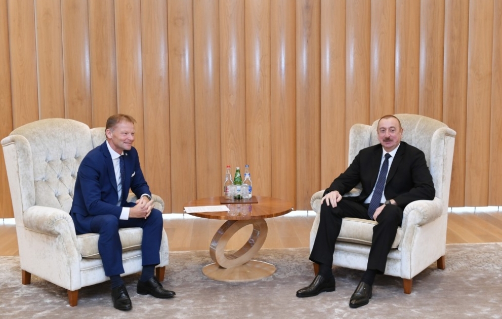 Le président Ilham Aliyev a rencontré le vice-président de la Banque européenne d'investissement VIDEO