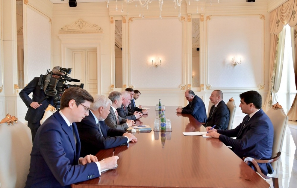 Ko-Vorsitzenden der OSZE Minsk-Gruppe von Staatspräsident Ilham Aliyev zum Gespräch empfangen VIDEO