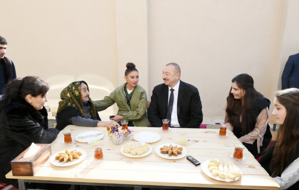 Le président Ilham Aliyev et la première dame Mehriban Aliyeva ont effectué une visite à Chamakhy VIDEO