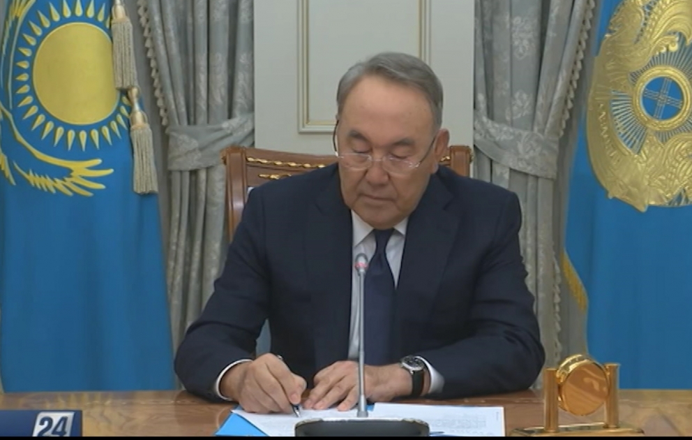 Нурсултан Назарбаев ушел в отставку ВИДЕО