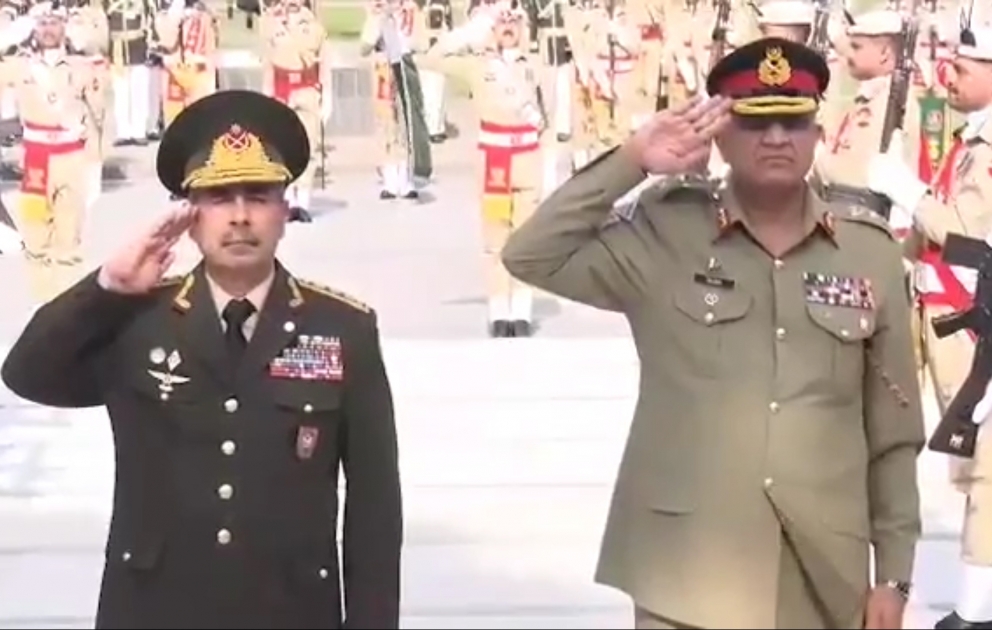 Azərbaycanın müdafiə naziri Pakistanın Quru Qoşunları komandanı ilə görüşüb VİDEO