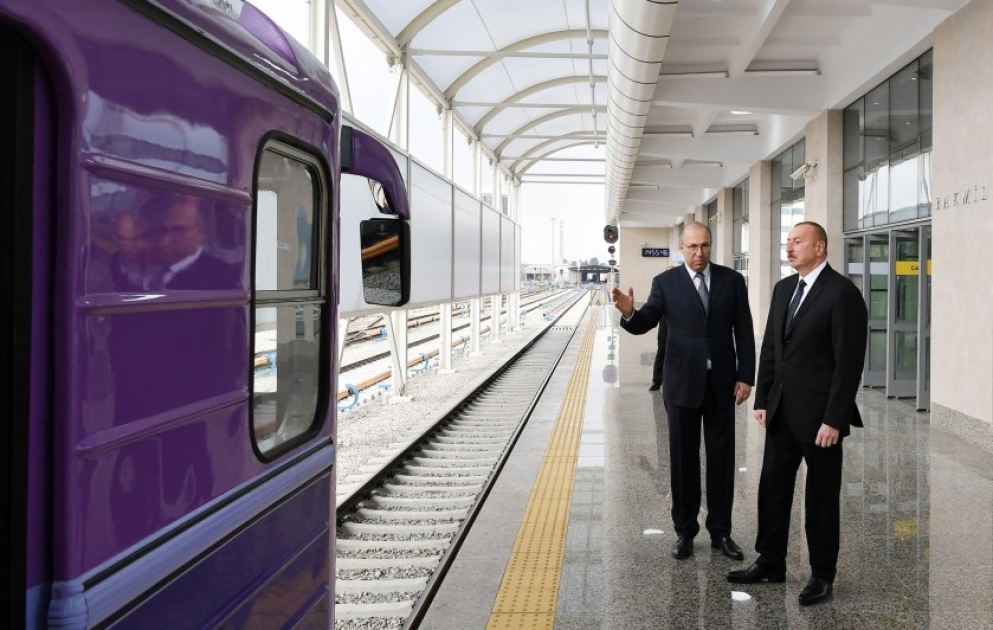 Prezident İlham Əliyev Bakı Metropoliteninin əsaslı şəkildə yenidən qurulan “Bakmil” stansiyasında yaradılan şəraitlə tanış olub  YENİLƏNİB VİDEO