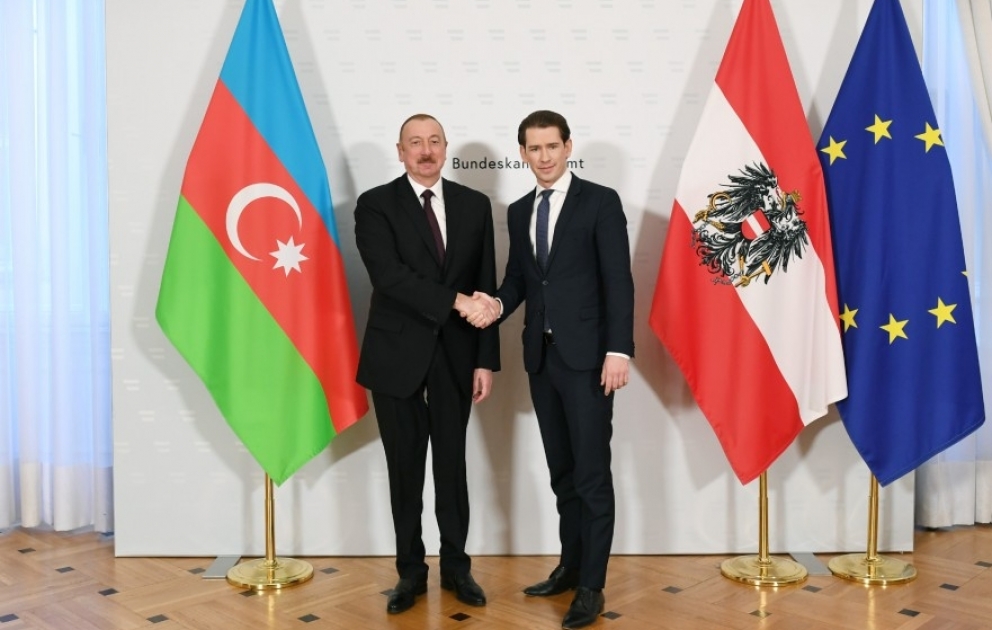 Azərbaycan Prezidenti İlham Əliyev Vyanada Avstriyanın Federal Kansleri Sebastian Kurts ilə görüşüb YENİLƏNİB VİDEO