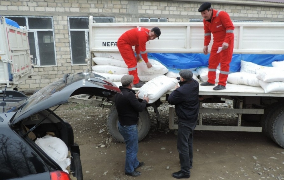 Qusarlı fermerlərə səyyar satışda güzəştli şərtlərlə 25 ton mineral gübrə satılıb VİDEO
