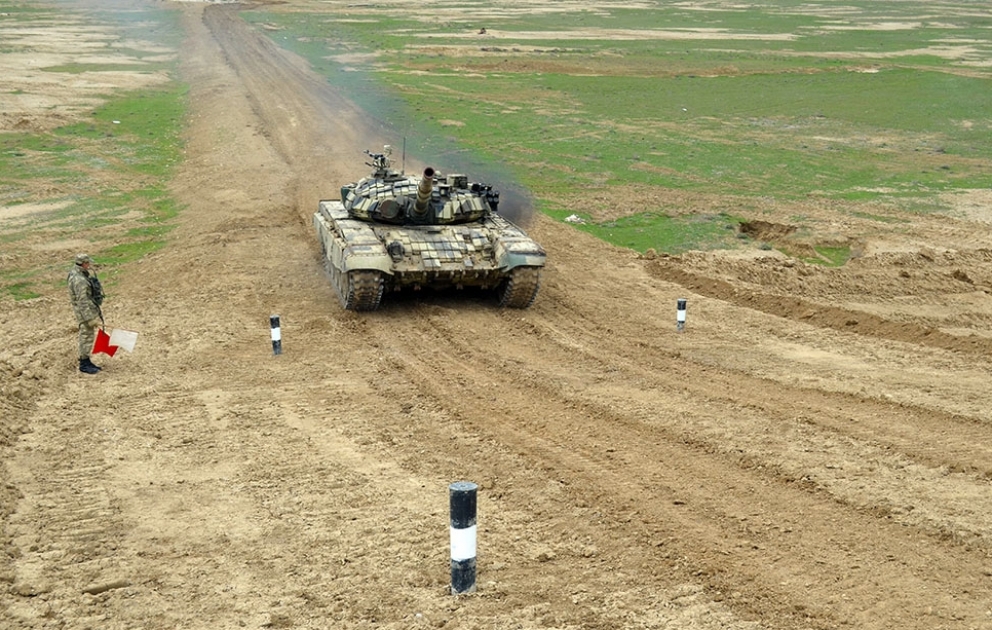 “Ən yaxşı tank bölüyü” adı uğrunda yarış keçirilib VİDEO