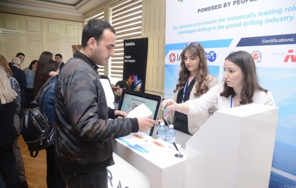 Bakı Dövlət Universitetində əmək yarmarkası keçirilib VİDEO