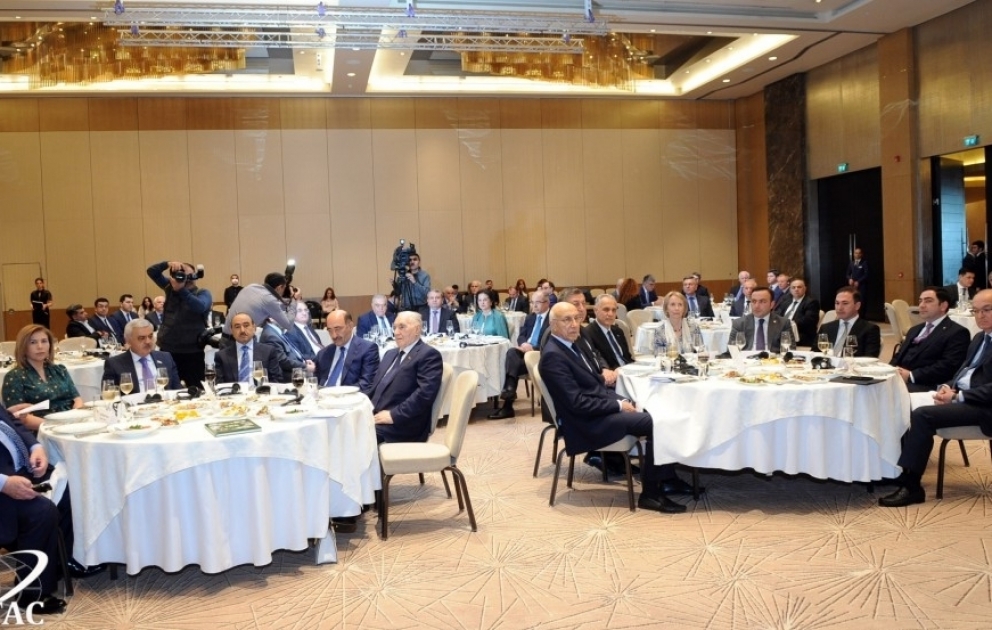 Présentation du livre «100 ans de la coopération de l’Azerbaïdjan et de la Grande-Bretagne» à Bakou VİDEO