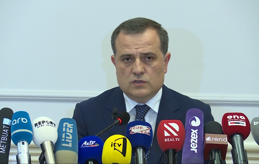 Təhsil naziri brifinq keçirib VİDEO