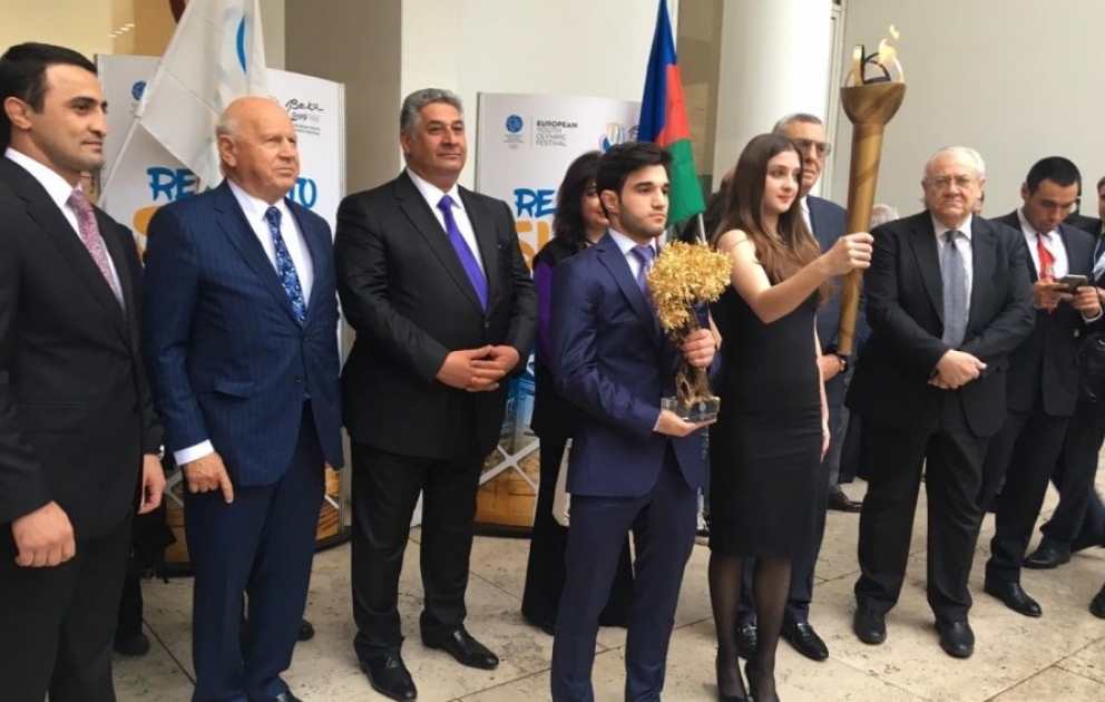 Avropa Gənclərinin Yay Olimpiya Festivalına 100 gün qalmış məşəl Romadan Azərbaycana ötürülüb VİDEO