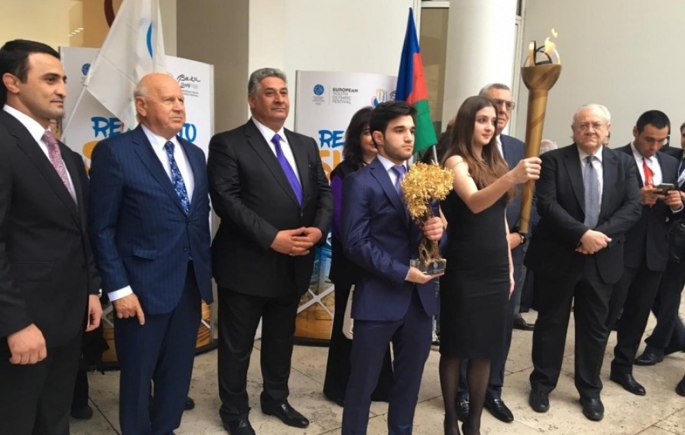 За 100 дней до Летнего Европейского юношеского олимпийского фестиваля факел передан Азербайджану ВИДЕО
