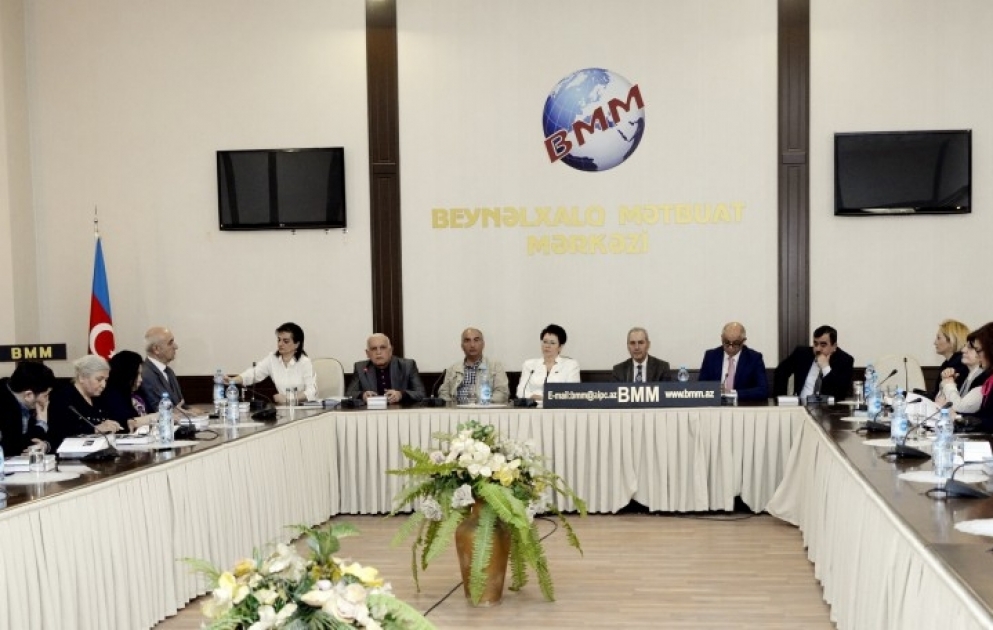 Elmira Axundovanın yeni kitablarının təqdimatı olub VİDEO