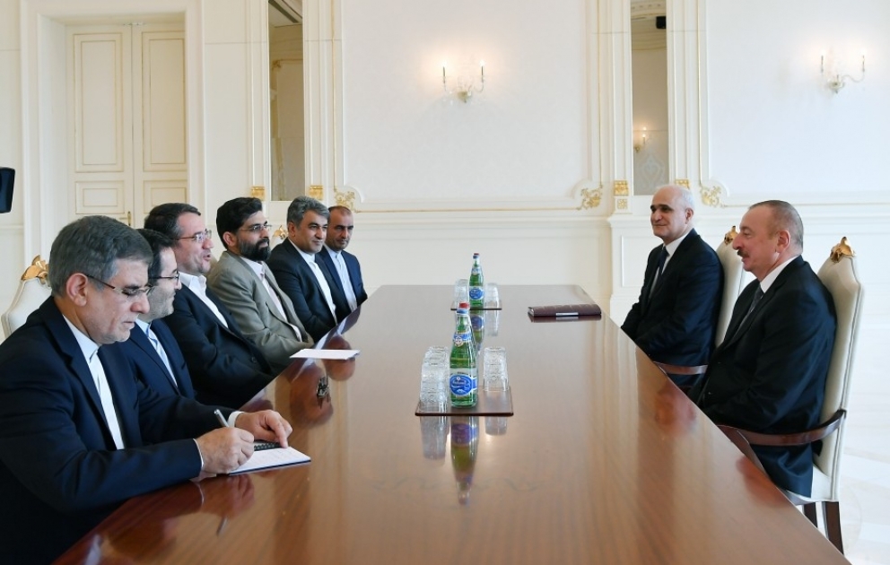 Le président Ilham Aliyev a reçu une délégation menée par le ministre iranien de l'Industrie, des Mines et du Commerce VIDEO