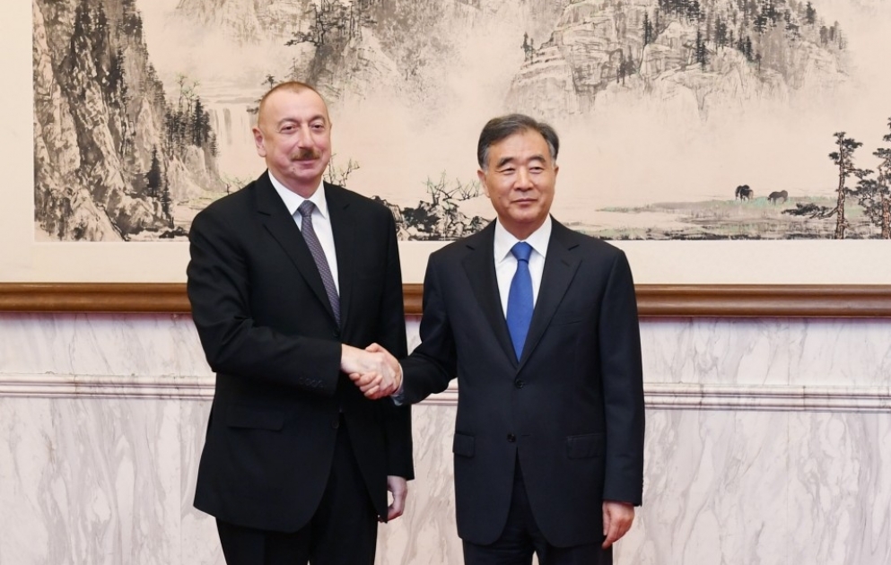Pékin: rencontre du président Ilham Aliyev avec le membre du Bureau politique du Comité central du PCC, Wang Yang VIDEO