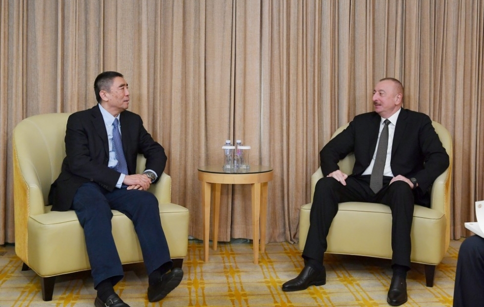 China: Treffen zwischen Präsident Ilham Aliyev und dem Präsidenten von China Poly Group VIDEO