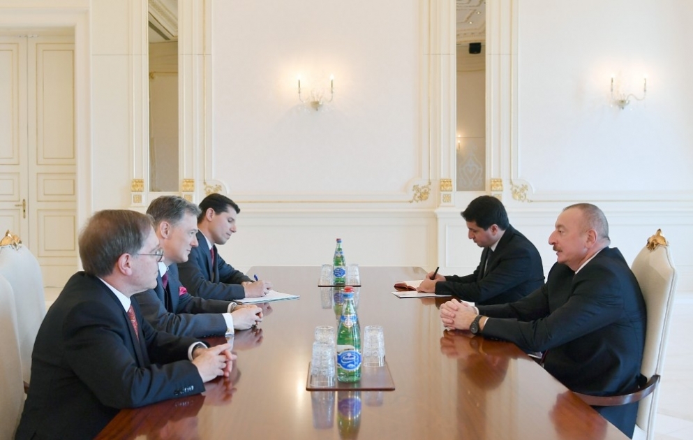 Präsident Ilham Aliyev empfängt Berater vom stellvertretenden US- SekretärVIDEO
