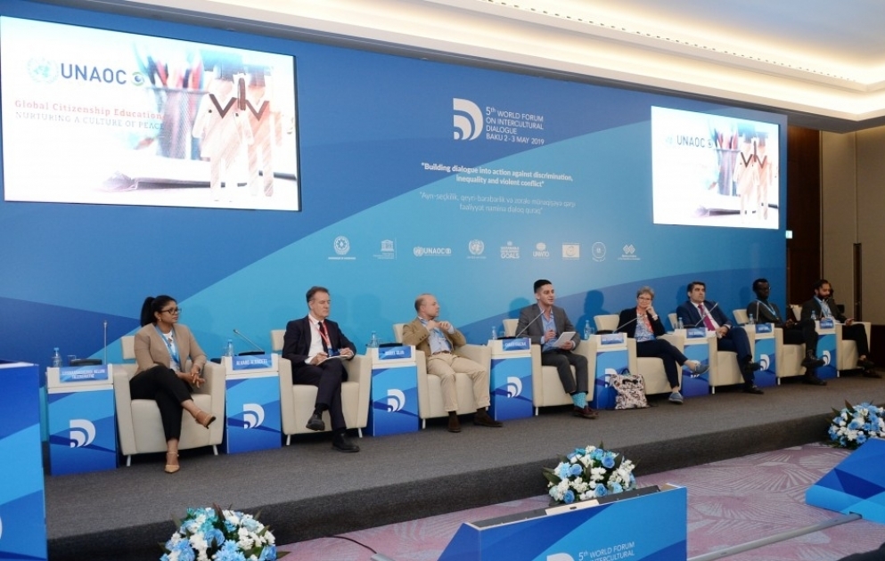 Forum çərçivəsində “Qlobal vətəndaşlıq təhsili: Sülh mədəniyyətinin aşılanması” mövzusu ətrafında müzakirələr aparılıb VİDEO