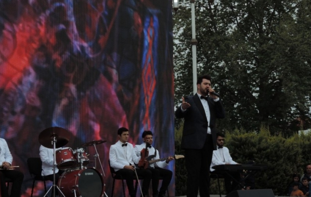 Heydər Əliyev Fondu Xaçmaz sakinləri üçün konsert proqramı təqdim edib VİDEO