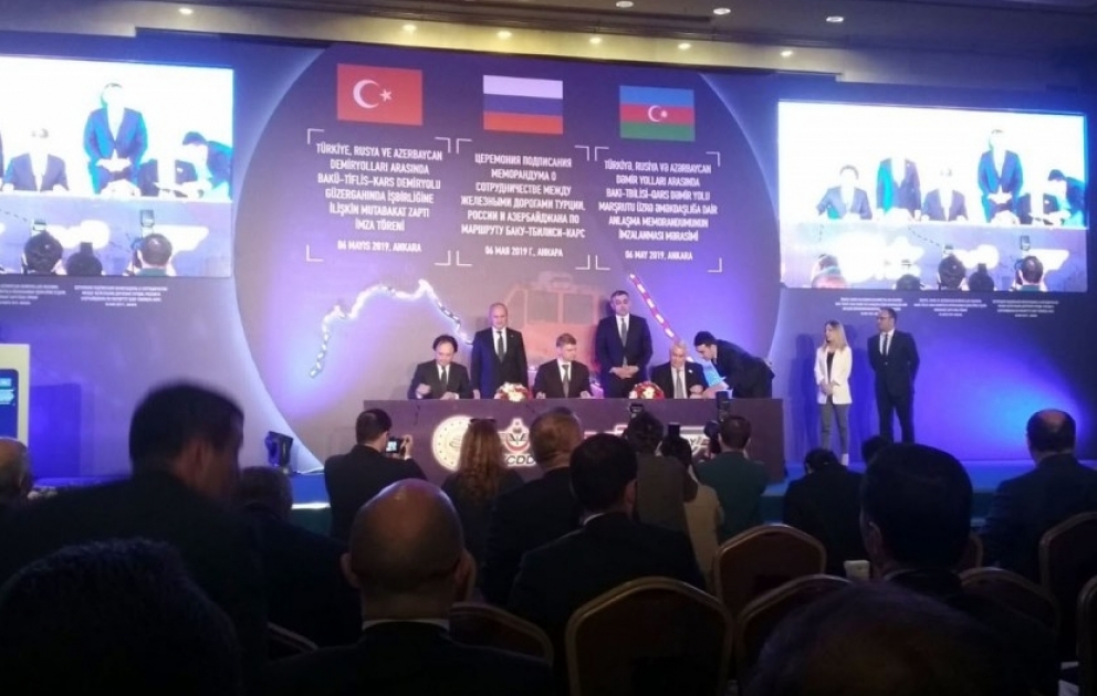 Ankarada Azərbaycan, Rusiya və Türkiyə dəmir yolları arasında əməkdaşlığa dair anlaşma memorandumu imzalanıb VİDEO