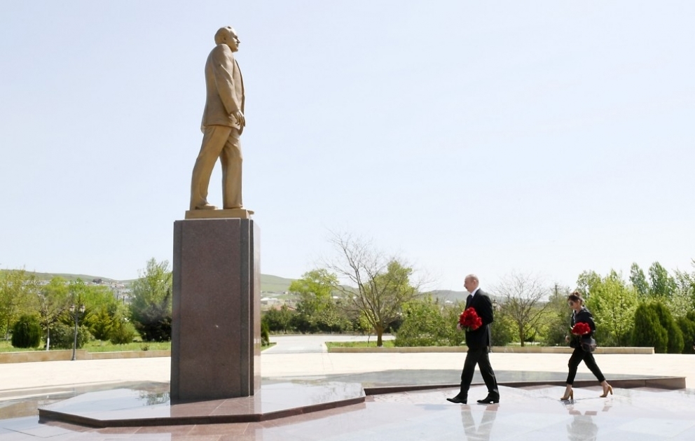 Staatspräsident Ilham Aliyev zu Besuch in Gobustan eingetroffen VIDEO