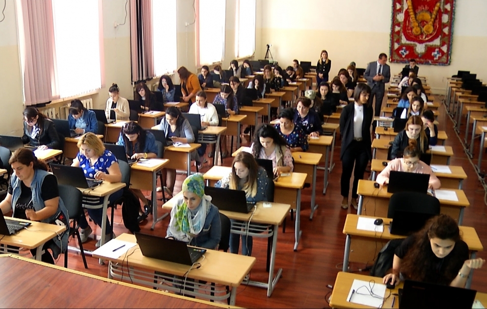 Media nümayəndələri işə qəbul üzrə imtahanın gedişini izləyiblər VİDEO