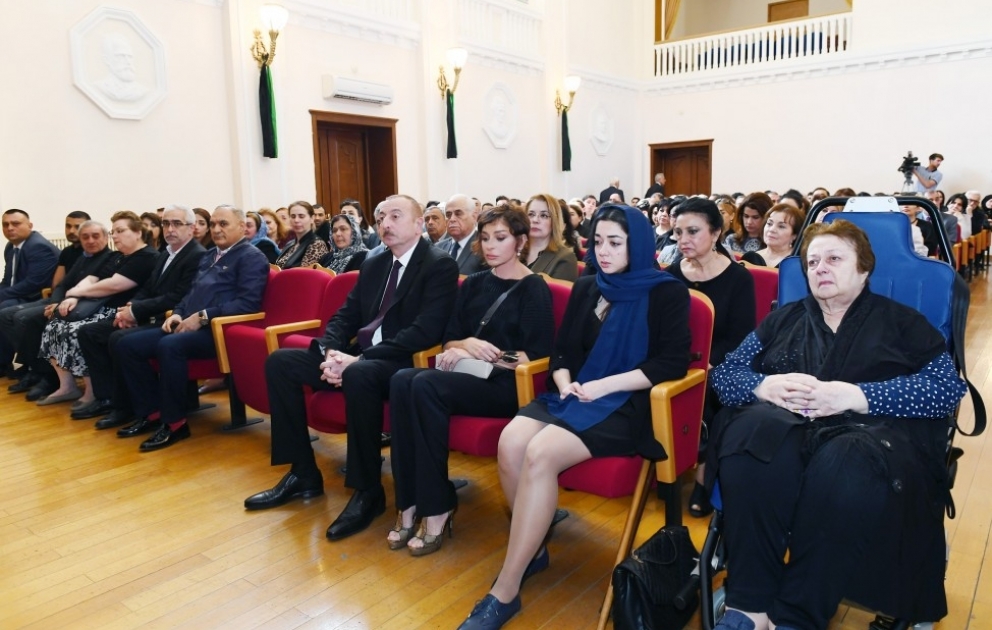 Prezident İlham Əliyev görkəmli bəstəkar Arif Məlikov ilə vida mərasimində iştirak edib YENİLƏNİB VİDEO
