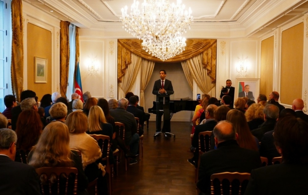 Parisdə Heydər Əliyevin anadan olmasının 96 illiyinə həsr edilmiş anım tədbiri keçirilib VİDEO
