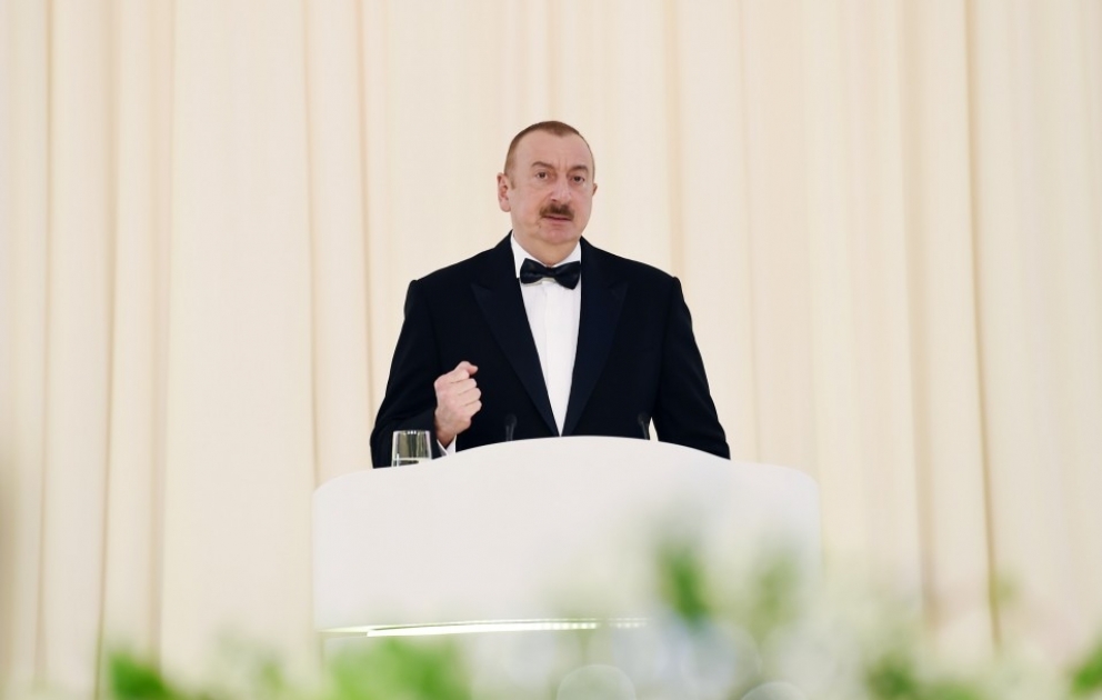 Veranstaltung zum 96. Geburtstag von Nationalleader Heydar Aliyev und dem 15-jährigen Bestehen der Heydar Aliyev Stiftung Staatspräsident Ilham Aliyev und First Lady Mehriban Aliyeva nahmen an der Veranstaltung teil VIDEO