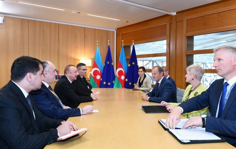 Le président Ilham Aliyev rencontre le président du Conseil européen Donald Tusk à Bruxelles VIDEO