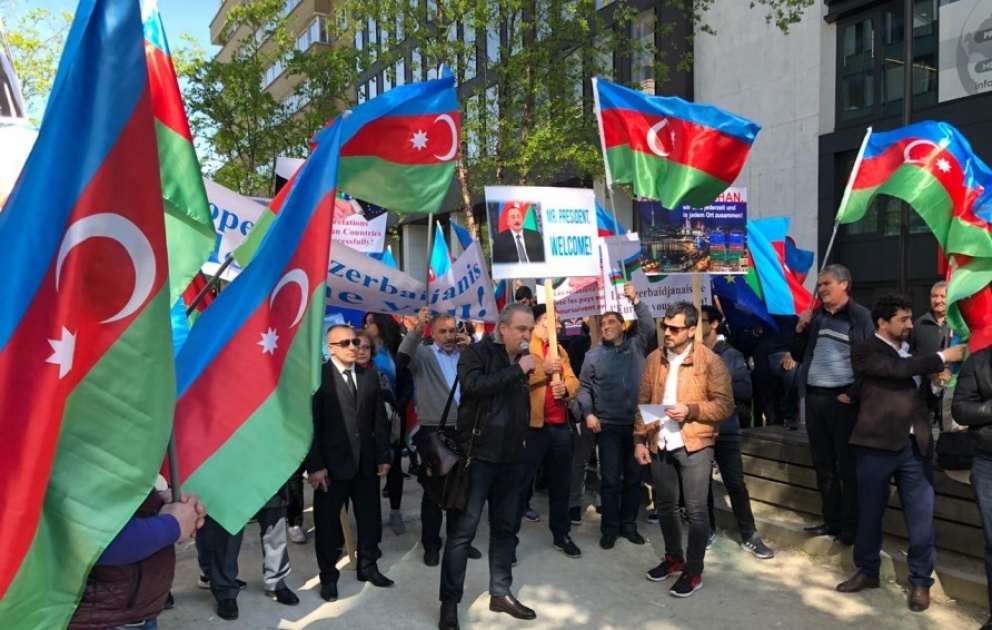 Азербайджанцы Европы провели в Брюсселе акцию в поддержку Президента Азербайджана ОБНОВЛЕНО ВИДЕО