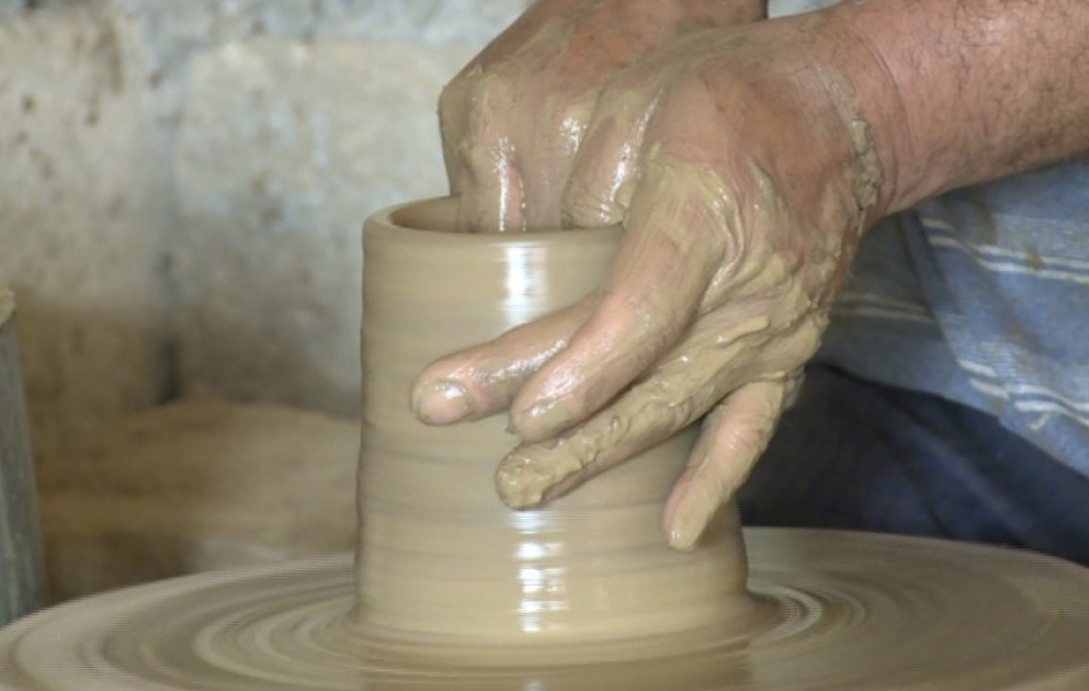 Bir saata 60 qab hazırlayan lənkəranlı dulusçu – REPORTAJ VİDEO