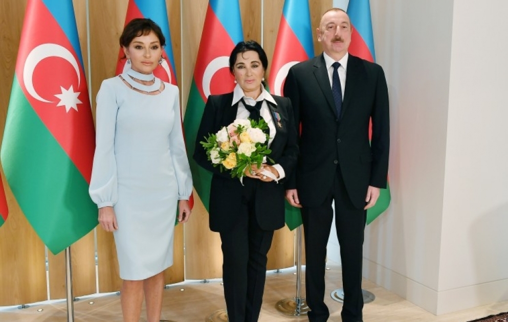 President Ilham Aliyev and first lady Mehriban Aliyeva met with president of Russian Rhythmic Gymnastics Federation VIDEO