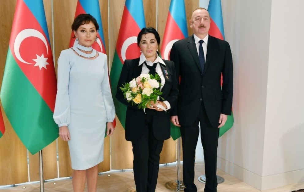 Präsident Ilham Aliyev und First Lady Mehriban Aliyeva treffen Präsidentin des russischen Verbands für rhythmische Gymnastik VIDEO