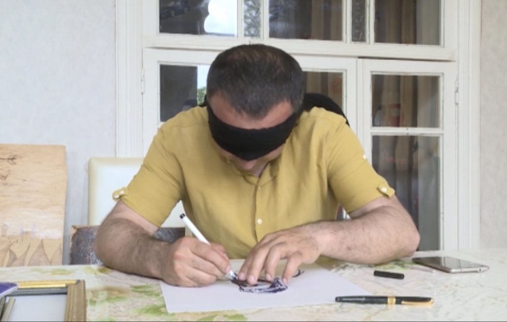 Gözübağlı rəsm çəkən lənkəranlı rəssam adının “Ginnesin rekordlar kitabı”na düşməsinə iddialıdır  REPORTAJ VİDEO