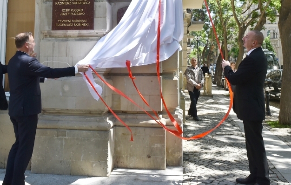 Ceremony to unveil memorial plaques commemorating Polish architects held in Baku  President Ilham Aliyev and Polish President Andrzej Duda attended the ceremony VIDEO