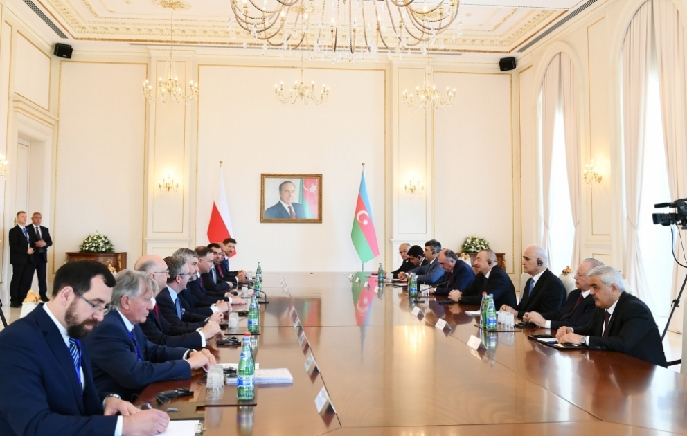 Les présidents azerbaïdjanais et polonais ont eu un entretien élargi aux délégations VIDEO